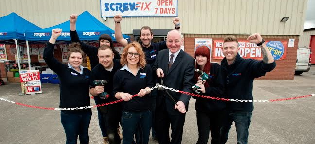 DURKAN OFFICIALLY OPENS SCREWFIX’S FIRST DERRY STORE – Derry Daily