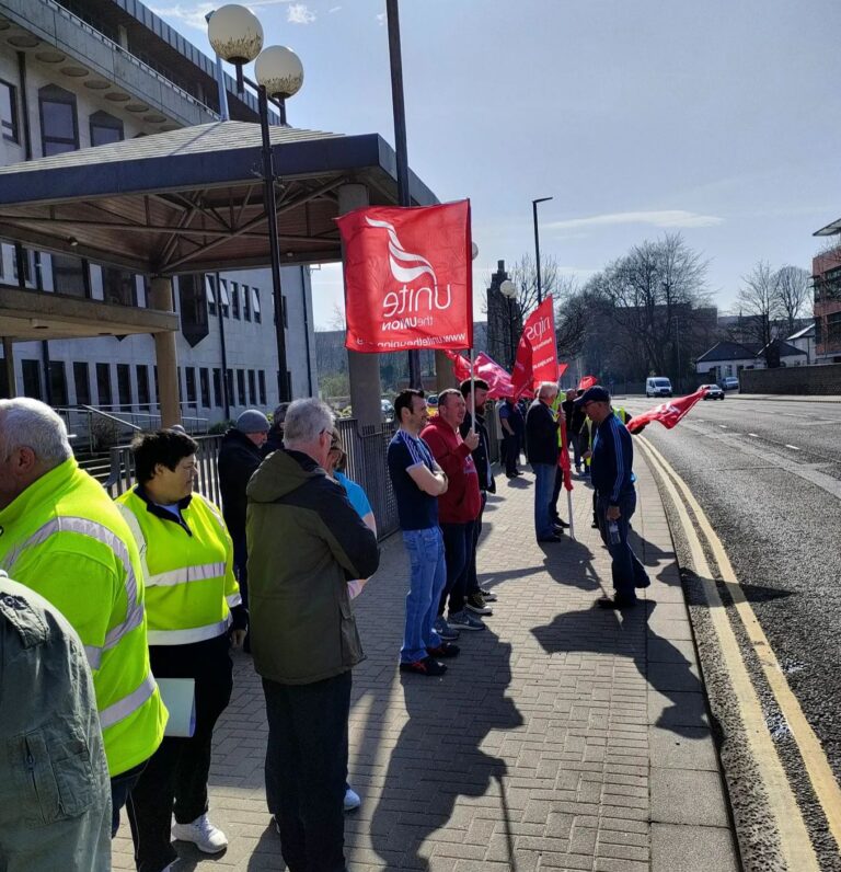 ‘Political establishment to blame for Council workers pay rise strike ...